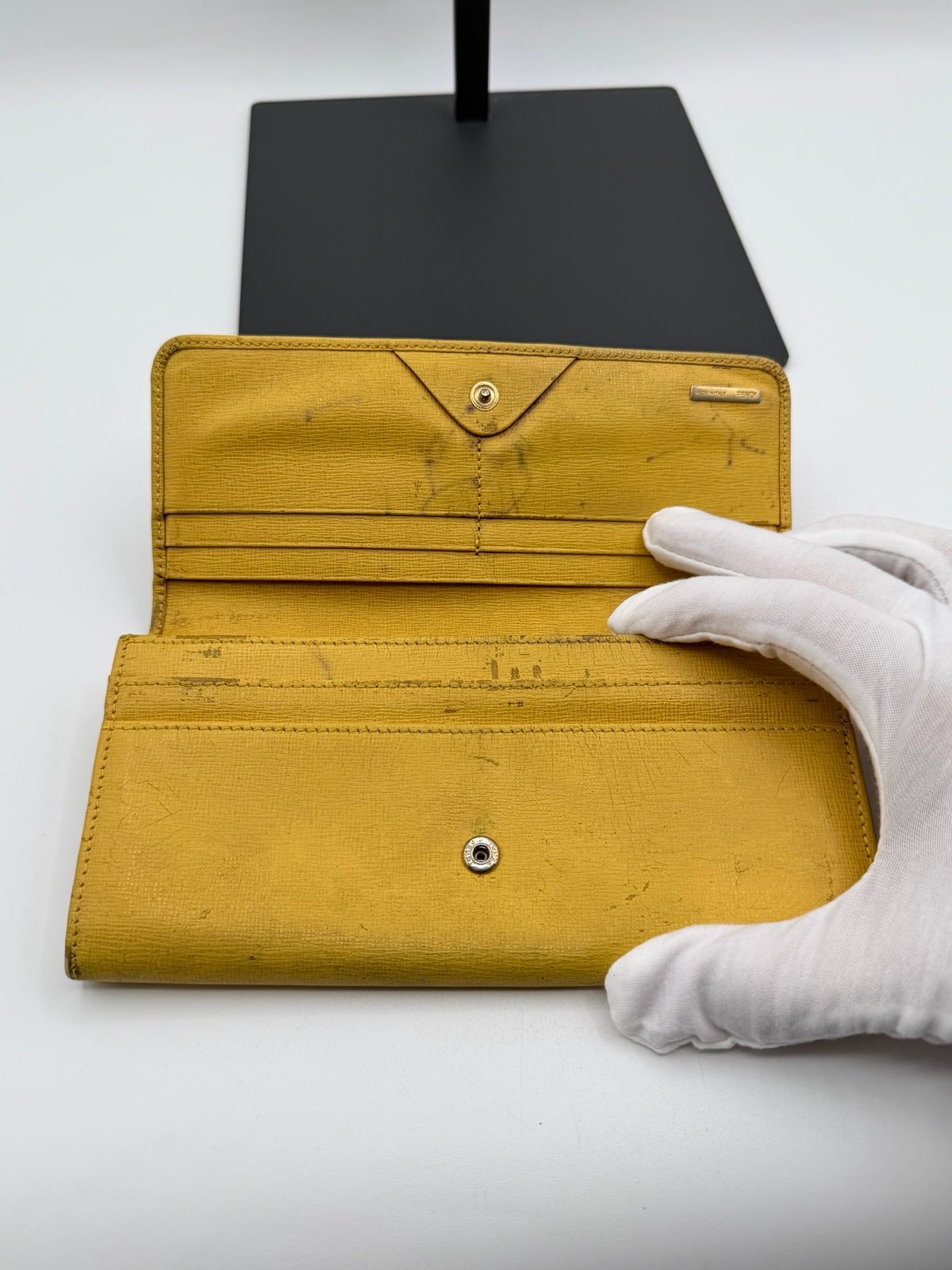 Pre-Owned Fendi Yellow Leather Bifold Flap Wallet