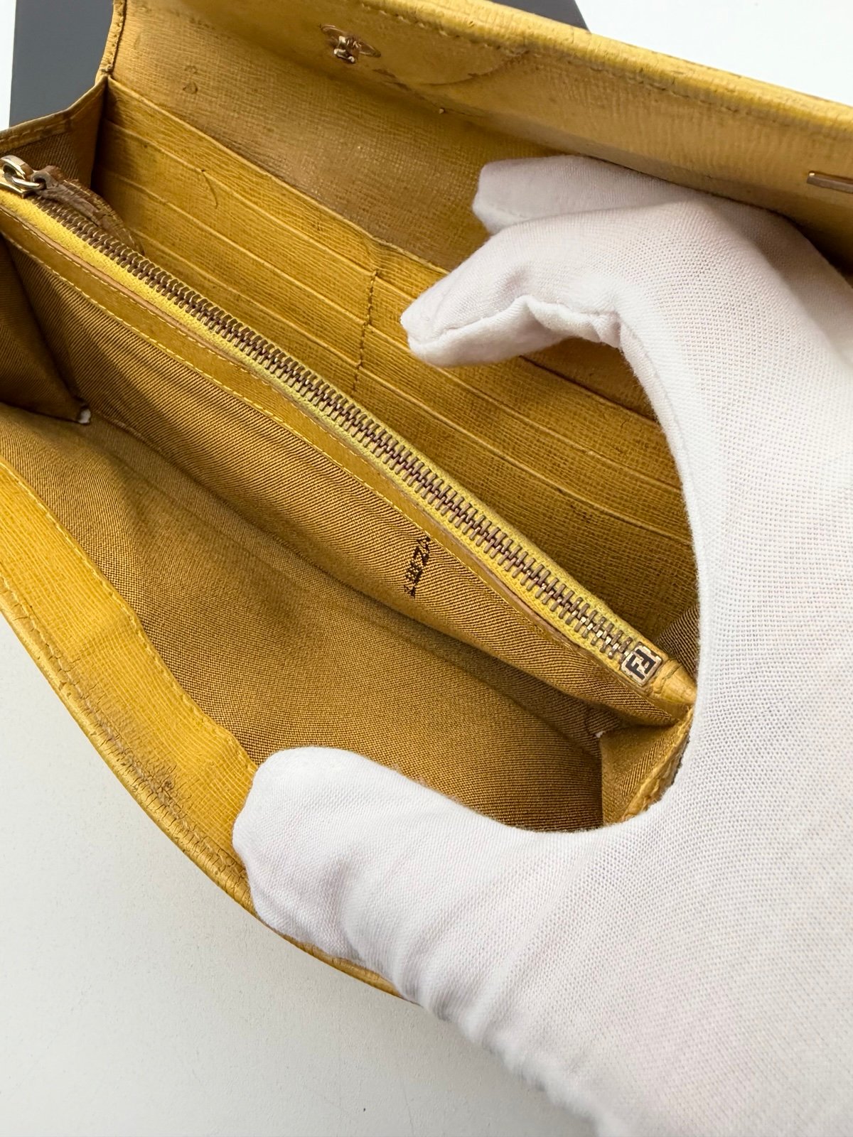 Pre-Owned Fendi Yellow Leather Bifold Flap Wallet