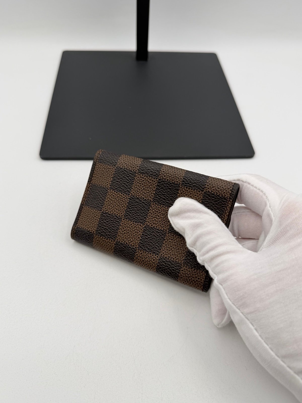 Pre-Owned Louis Vuitton Compact Damier Key And Card Holder
