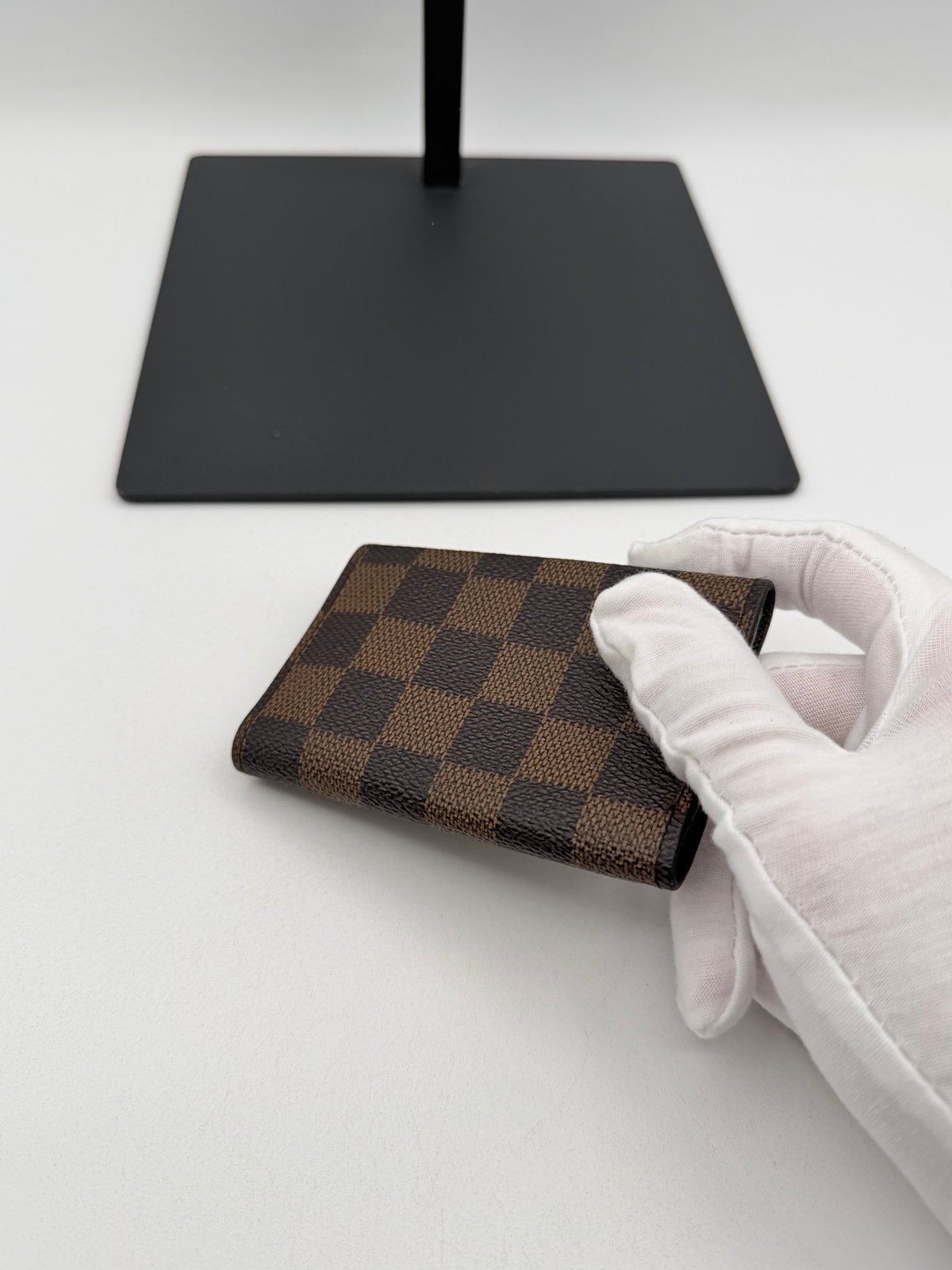 Pre-Owned Louis Vuitton Compact Damier Key And Card Holder