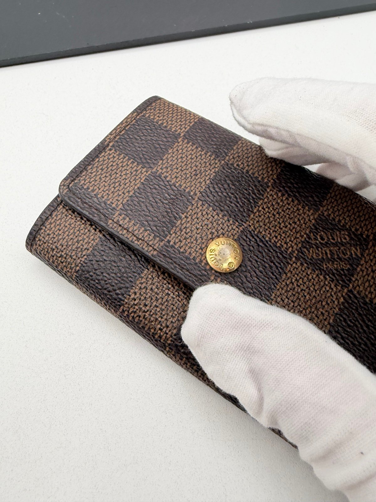 Pre-Owned Louis Vuitton Compact Damier Key And Card Holder