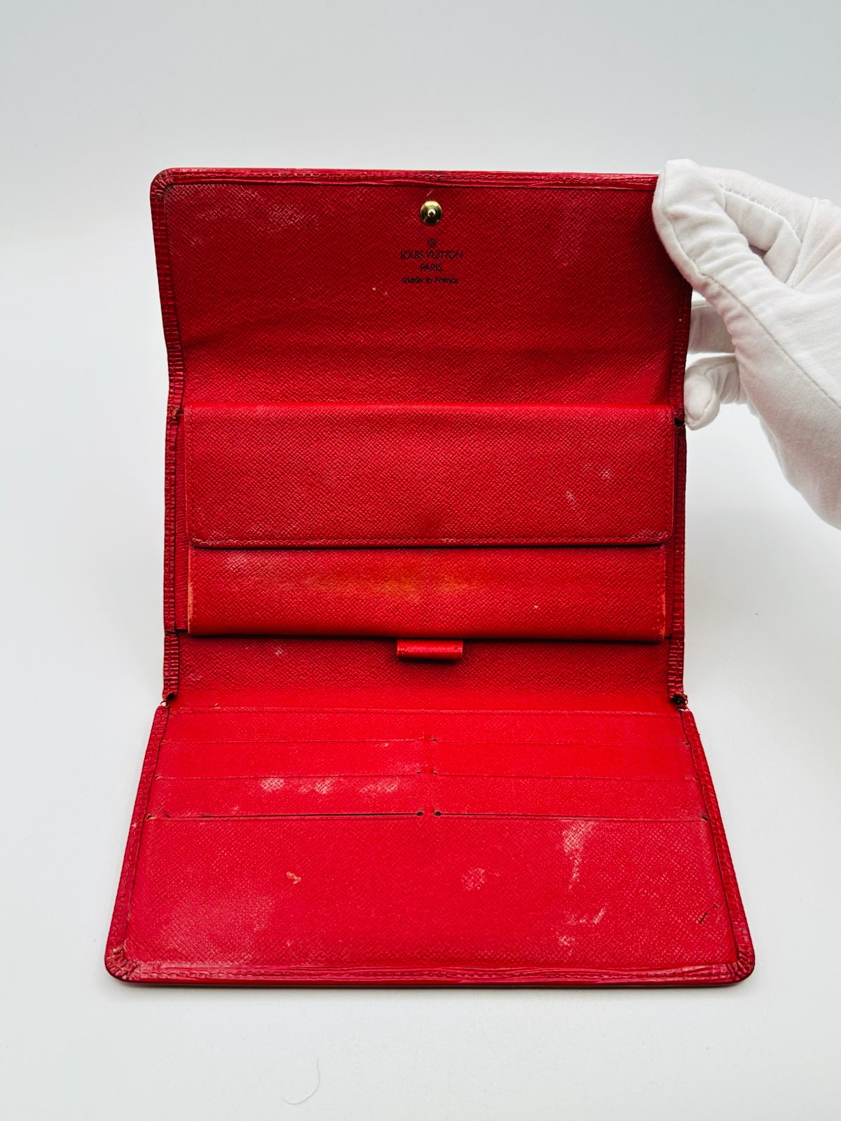 Pre-Owned Louis Vuitton Long Epi Red Wallet