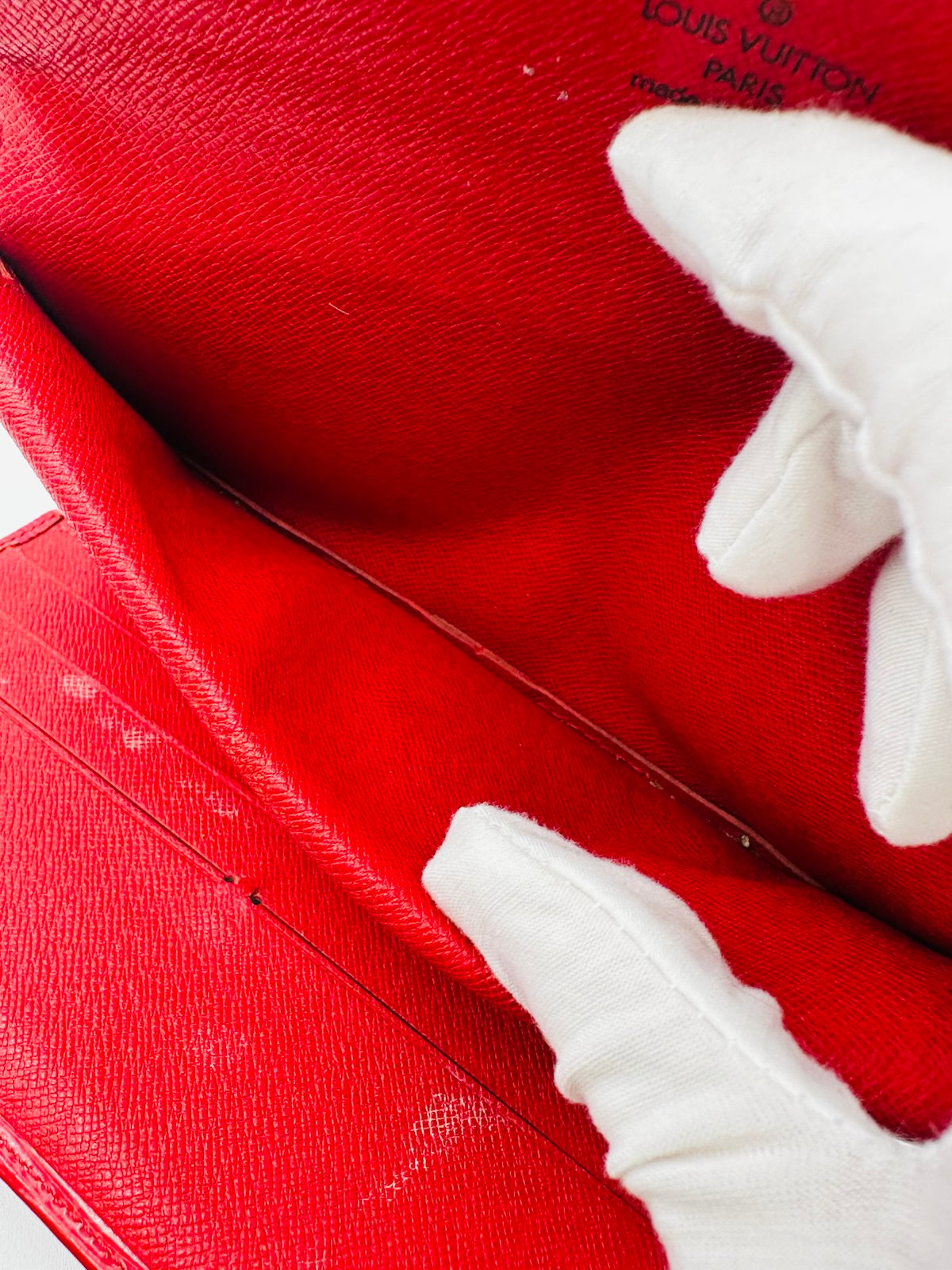 Pre-Owned Louis Vuitton Long Epi Red Wallet