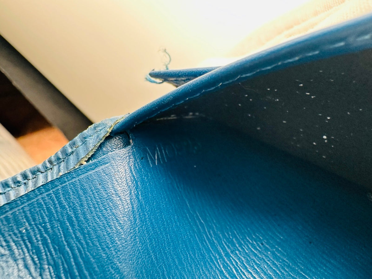 Pre-Owned Louis Vuitton Epi Kisslock Wallet