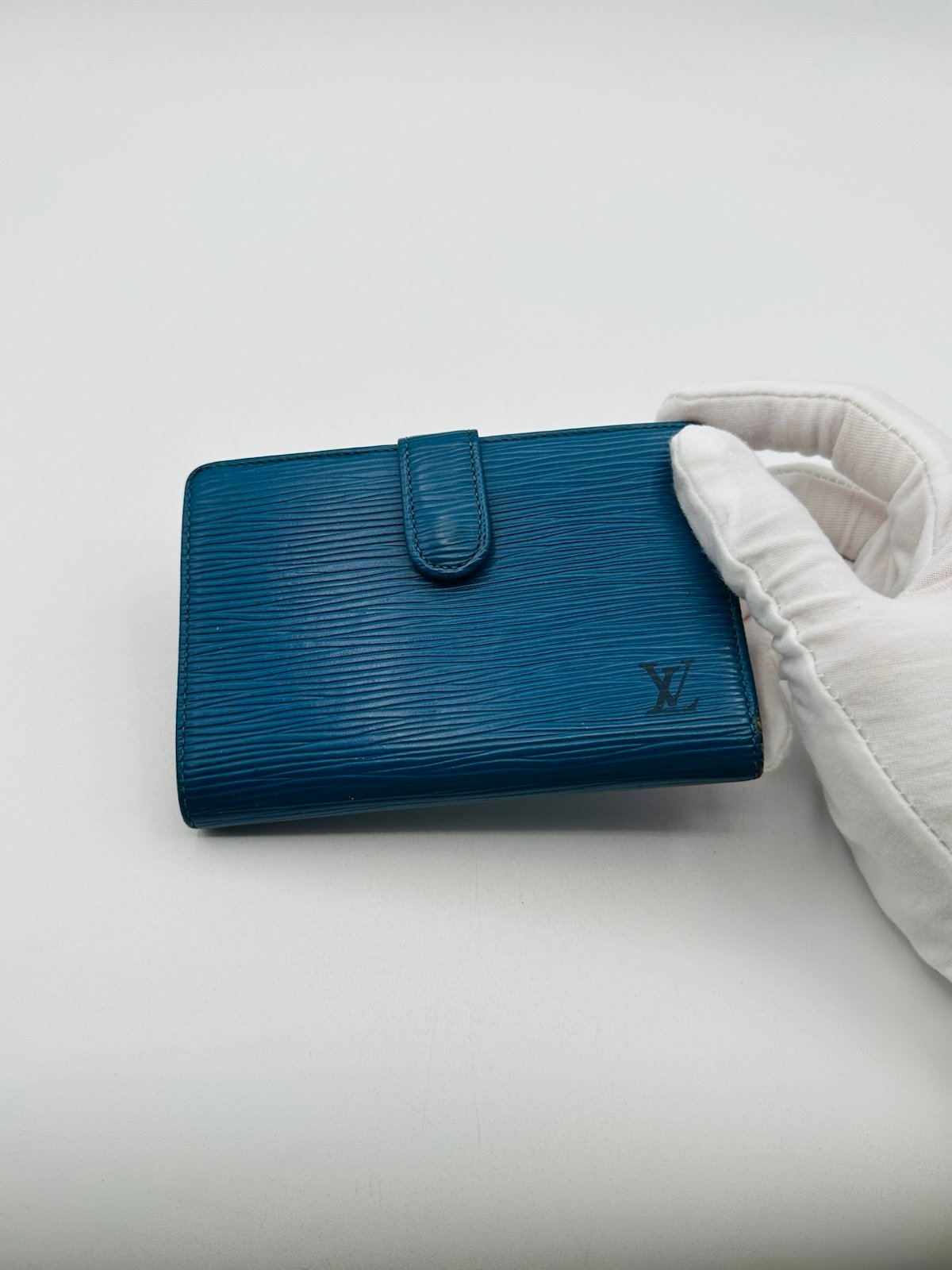 Pre-Owned Louis Vuitton Epi Kisslock Wallet