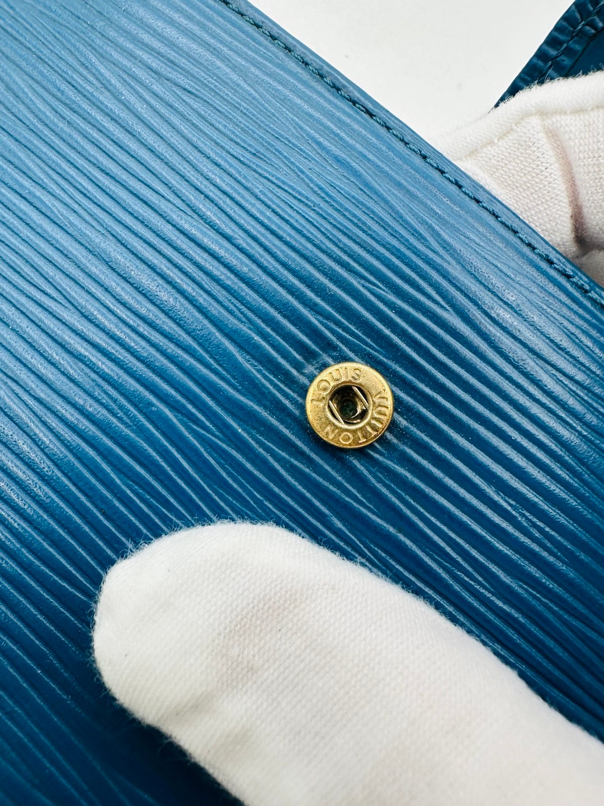 Pre-Owned Louis Vuitton Epi Kisslock Wallet