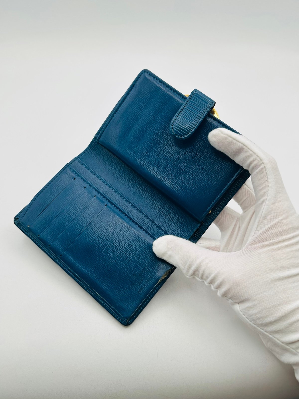 Pre-Owned Louis Vuitton Epi Kisslock Wallet