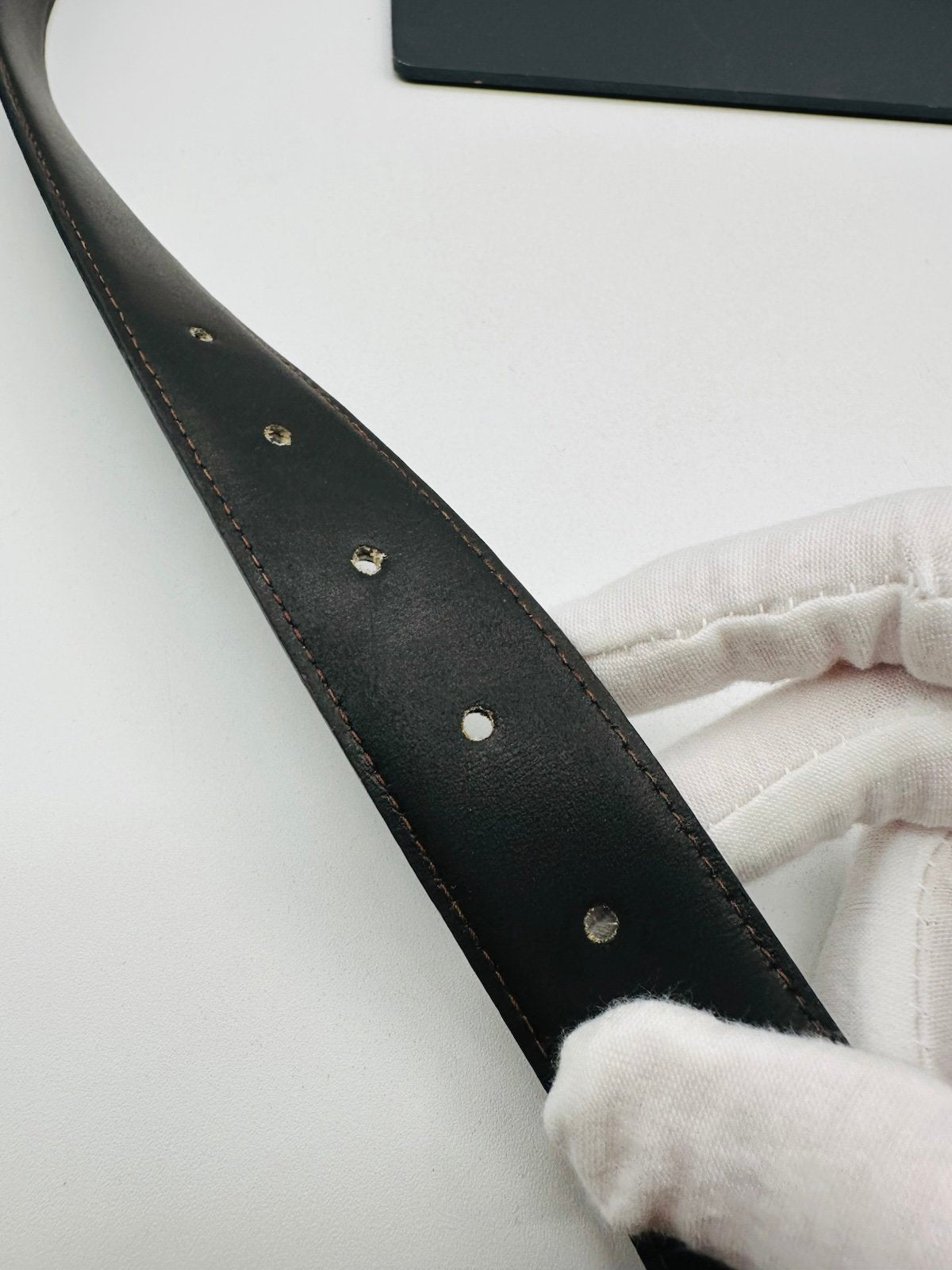 Pre-Owned Givenchy Leather Belt