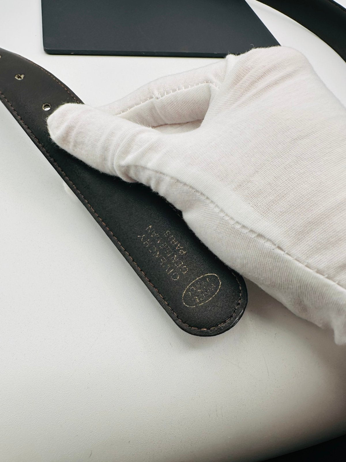 Pre-Owned Givenchy Leather Belt