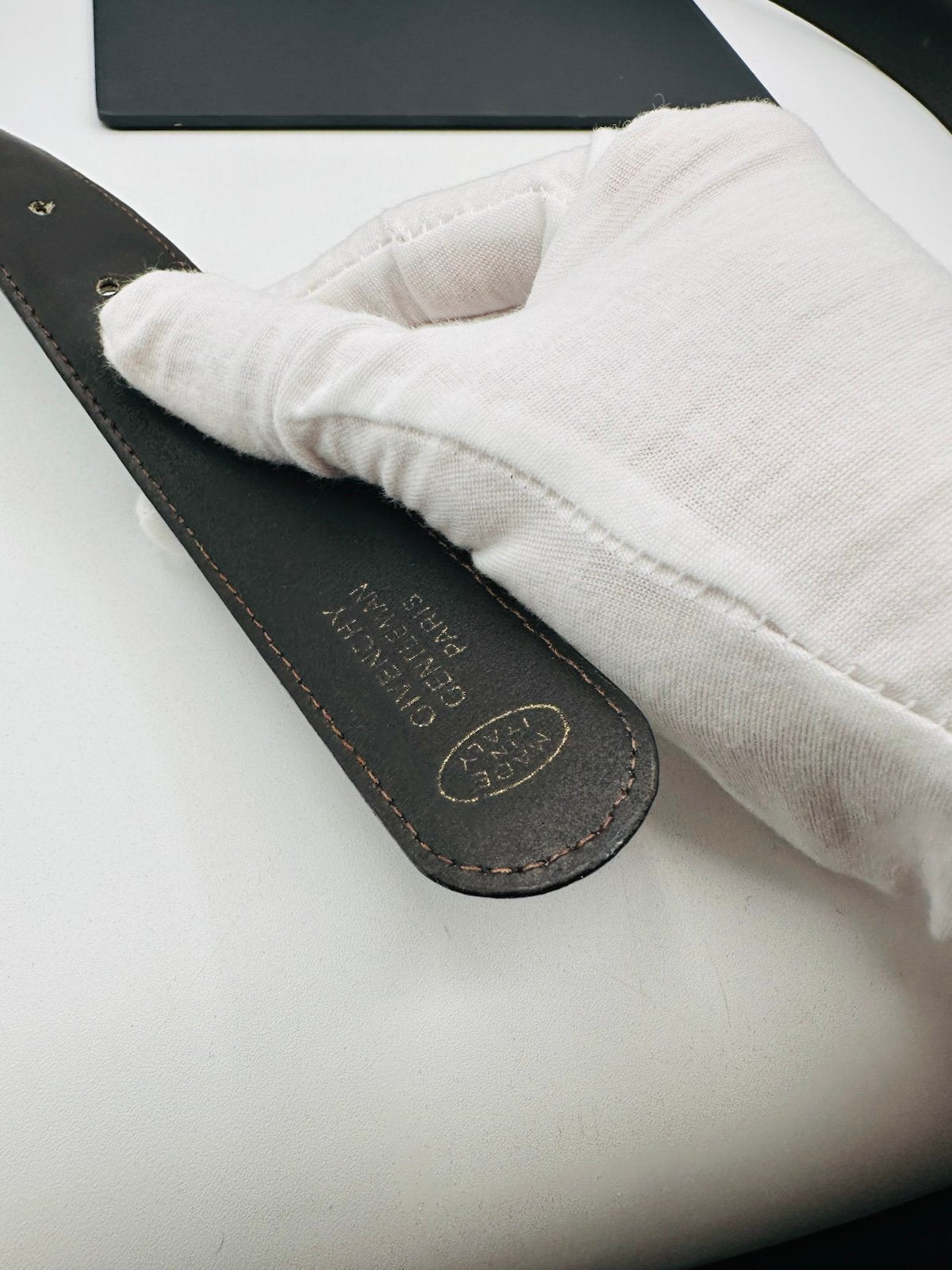 Pre-Owned Givenchy Leather Belt