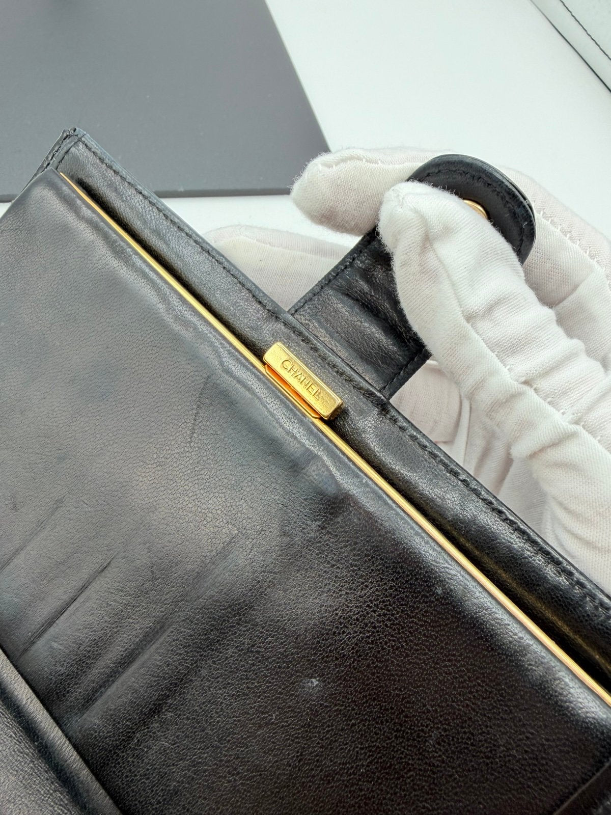 Pre-Owned Chanel Large Black Patent Leather CC Logo Wallet